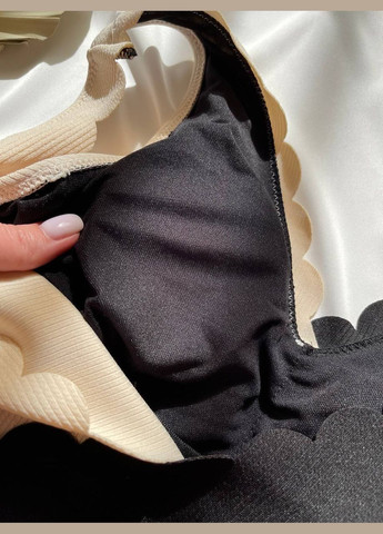 Черный летний стильный купальник в рубчике с цветным акцентом на одно плечо слитный Vakko