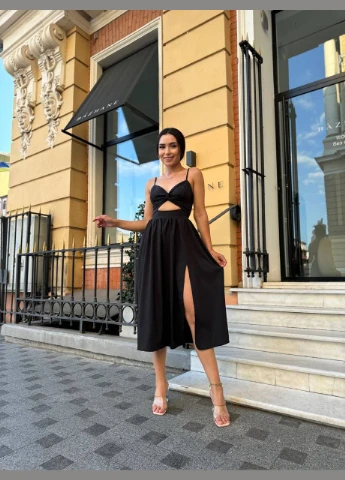 Черное легкое платье на бретельках Fashion