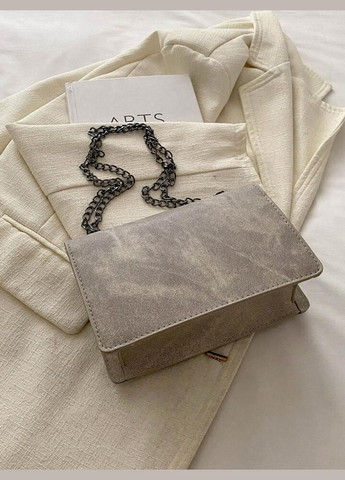 Жіноча класична сумка 10368 на ланцюжку бежева No Brand (306709457)