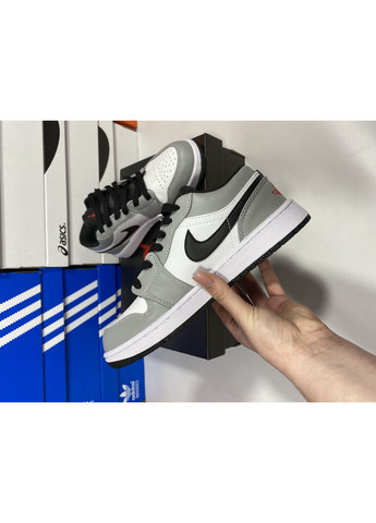 КРОСІВКИ ЖІНОЧІ NIKE AIR JORDAN 1 LOW LIGHT SMOKE GREY НАЙК АІР ДЖОРДАН No Brand сірі демісезони (368870388)