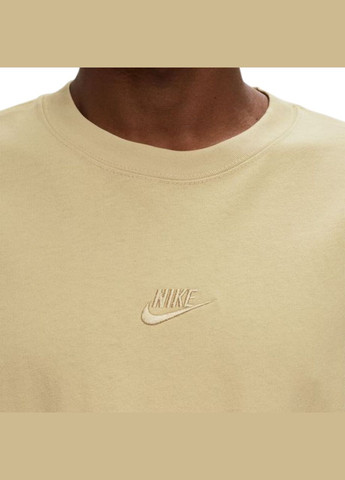 Бежевая футболка Nike