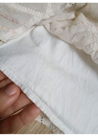 Бежевое короткое платье с вышивкой Zara