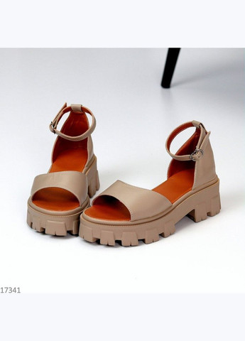 Бежевые бежевые кожаные женские босоножки на платформе Garti с ремешком на тракторной подошве