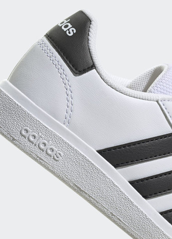 Белые всесезонные кроссовки grand court lifestyle tennis lace-up adidas