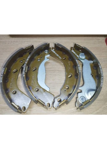 Задние тормозные колодки HYUNDAI GETZ, I10 I HI-Q (392887701)