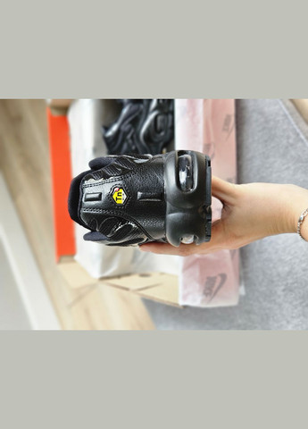 Кросівки жіночі і чоловічі Nike air max Tn plus black \ Найк аір макс Тн плюс чорні No Brand чорні демісезони (303357915)