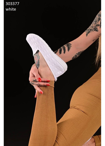 Белые женские белые текстильные слипоны No Brand