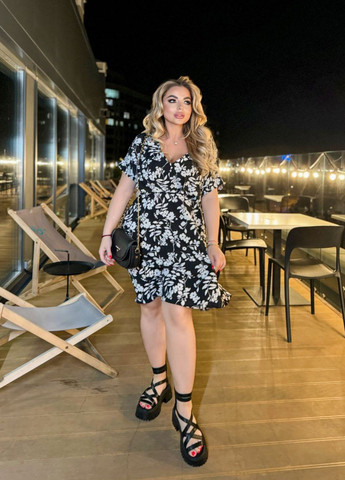 Черное повседневный платье с v-образным вырезом в цветочек Allthings с цветочным принтом