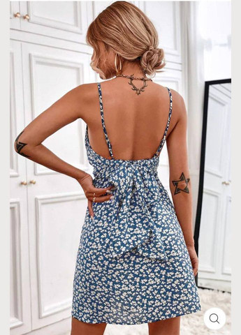 Синя красива літня синя сукня із софту в квітковому принті, коротка сукня без рукава з відкритою спиною та відкритим декольте No Brand