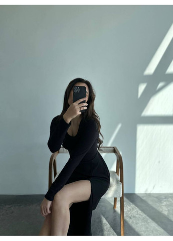 Чорна сукня з корсетними зав'язками та розрізом No Brand