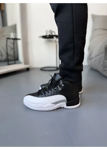 Белые летние кроссовки nike 12 retro playoffs black white найк аир ретро No Brand