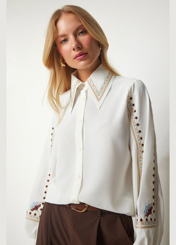 Блуза-рубашка жіноча з вишивкою No Brand (271700519)