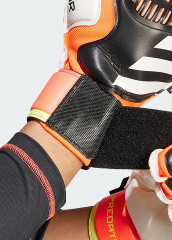 Воротарські рукавички Predator Match Fingersave adidas (279584432)