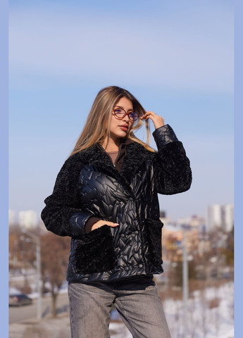 Чорна демісезонна куртка MN