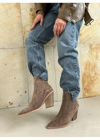 Осенние стильные женские козаки казаки No Brand без декора из натуральной замши