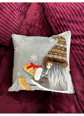 Подушка новорічна 3D Гном із сивою бородою 19290 40х40 см No Brand (364762899)