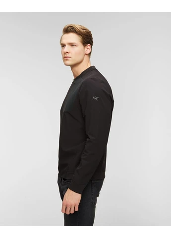 Черный демисезонный лонгслив Arc'teryx