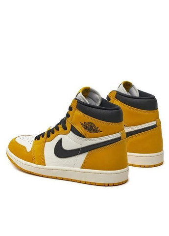 Горчичные демисезонные кроссовки Nike