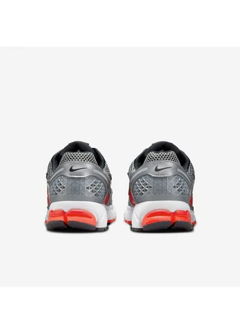 Бежевые кроссовки zoom vomero 5 Nike