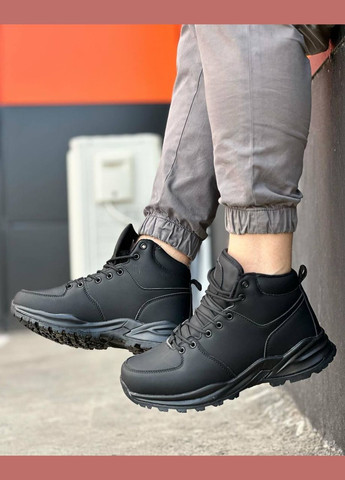 Черные зимние ботинки Vakko