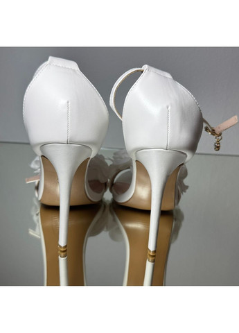 Белые женские свадебные босоножки с цветами 11 см. No Brand с цветами