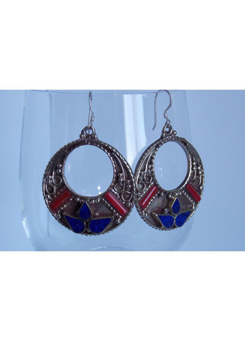 Мельхиоровые непальские серьги с лазуритом и кораллом круглой формы No Brand (364202289)