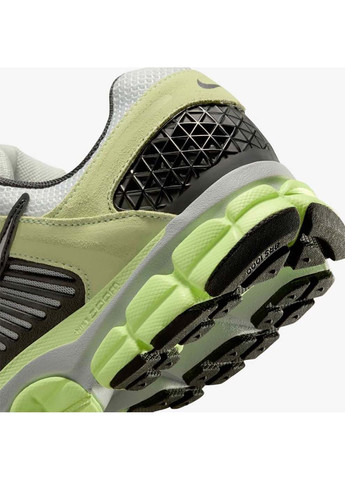 Зелені Осінні чоловічі кросівки zoom vomero 5 зелений Nike