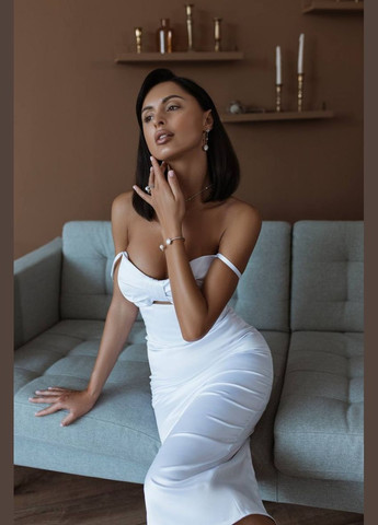 Белое вечернее платье футляр First Woman однотонное