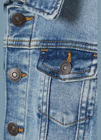 Блакитна демісезонна джинсова куртка на кнопках для дівчинки 0748998-004 блакитний H&M