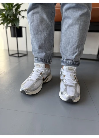 Серые летние кроссовки nike zoom vomero 5 rnr silver gold найк зум вомеро 5 No Brand