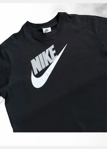 Черная футболка Nike