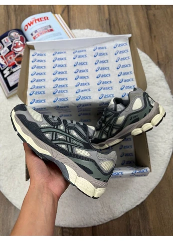 Бежеві кросівки чоловічі asics gel nyc beige brown асікс гель нюк бежеві демісезон No Brand