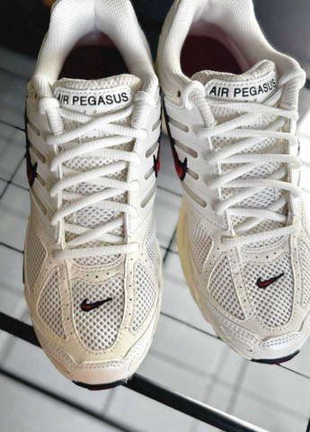 Білі літні кросівки Air Jordan Pegasus 2K5