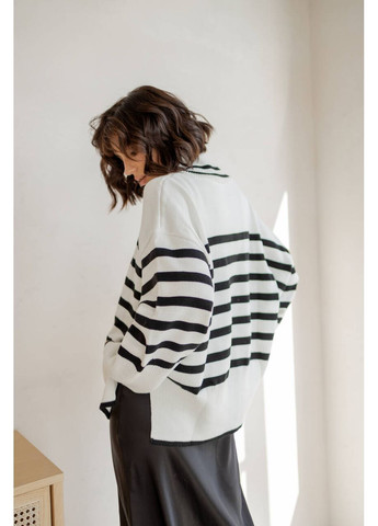 Белый хлопковый свитер в полоску бело-черного цвета milirud