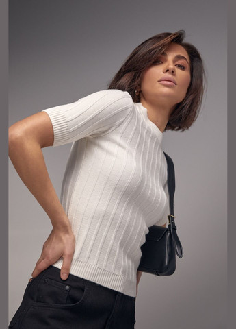 Молочная демисезон женская вязаная футболка в рубчик - молочный Lurex