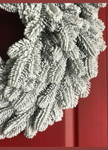 Венок хвойный рождественский Lux литой d-70 см заснеженный HVOYA (328606364)