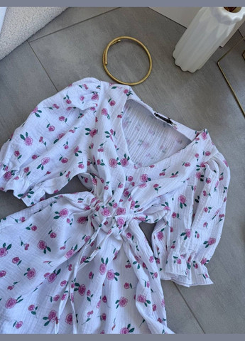 Білий повсякденний, коктейльна жіноча сукня міні у білому кольорі з рожевим квітковим принтом No Brand з квітковим принтом