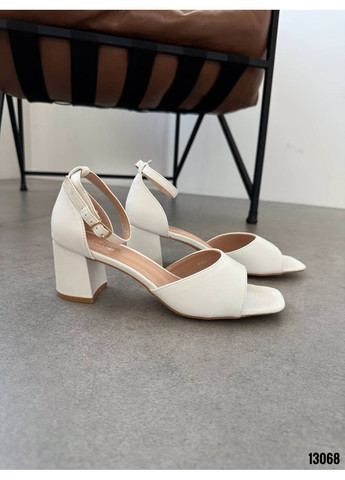 Белые белые босоножки Helen