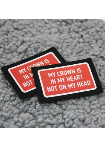 Нашивка "My crown is..." красного цвета (5786) No Brand (335811999)