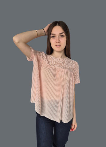 Персиковая блузка женская плиссе с гипюровым верхом G&N