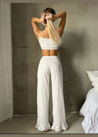 Молочная пижама в рубчик No Brand