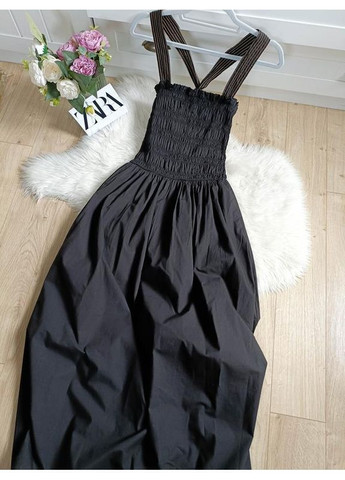 Чорна сукня з контрастними строчками Zara