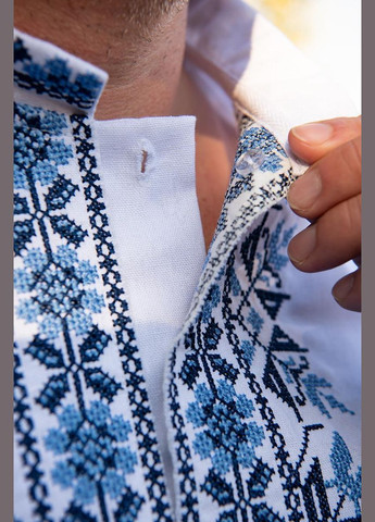 Біла вишиванка чоловіча лляна з блакитним орнаментом Україна льон (322426615)