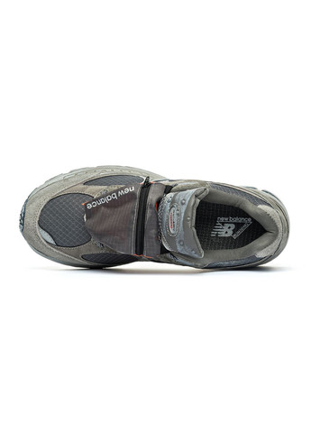 Серые демисезонные кроссовки мужские grey brown pouch, вьетнам New Balance 2002r