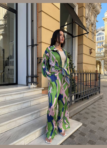 Женский летний костюм двойка с принтом: рубашка и брюки свободного кроя. MonCher (335013856)