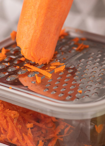 Терка для овочів з контейнером Охайний кулінар 14 х 14 см Мамин Посуд (327432602)