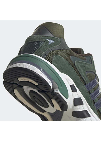 Зеленые демисезонные кроссовки adidas