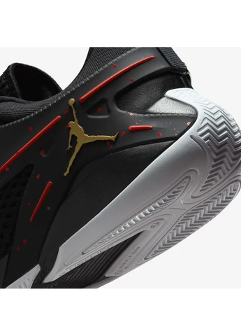Чорні кросівки баскетбольні чорно-червоно-золоті fq3858-076 Nike JORDAN HEIR SERIES