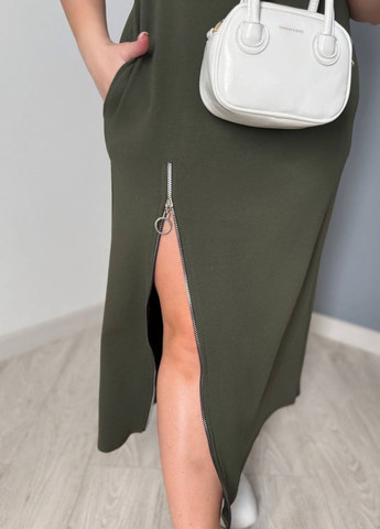 Оливковое (хаки) повседневный женское удлиненное платье меди с молниями и карманами Україна однотонное