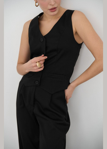 Женская жилетка прямого кроя на пуговицах цвет черный р.L 451492 New Trend (282930658)